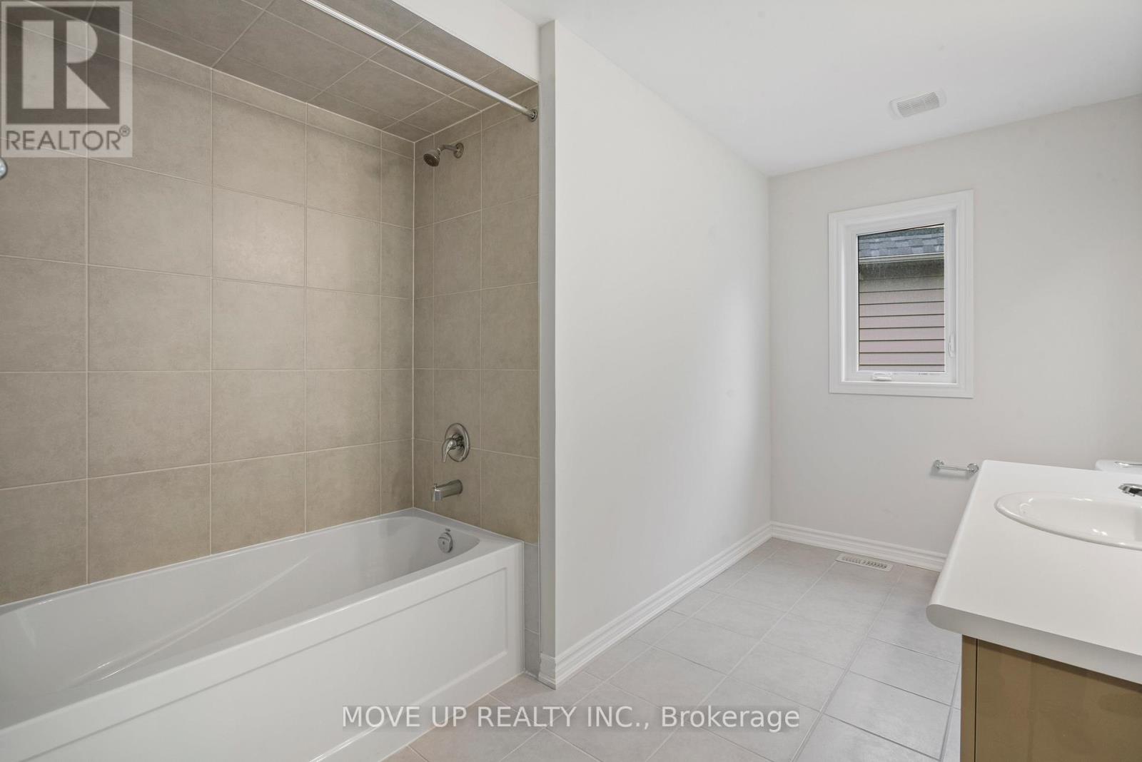 365 Beechwood Forest Lane, Gravenhurst, Ontario  P1P 0H8 - Photo 24 - X12182022