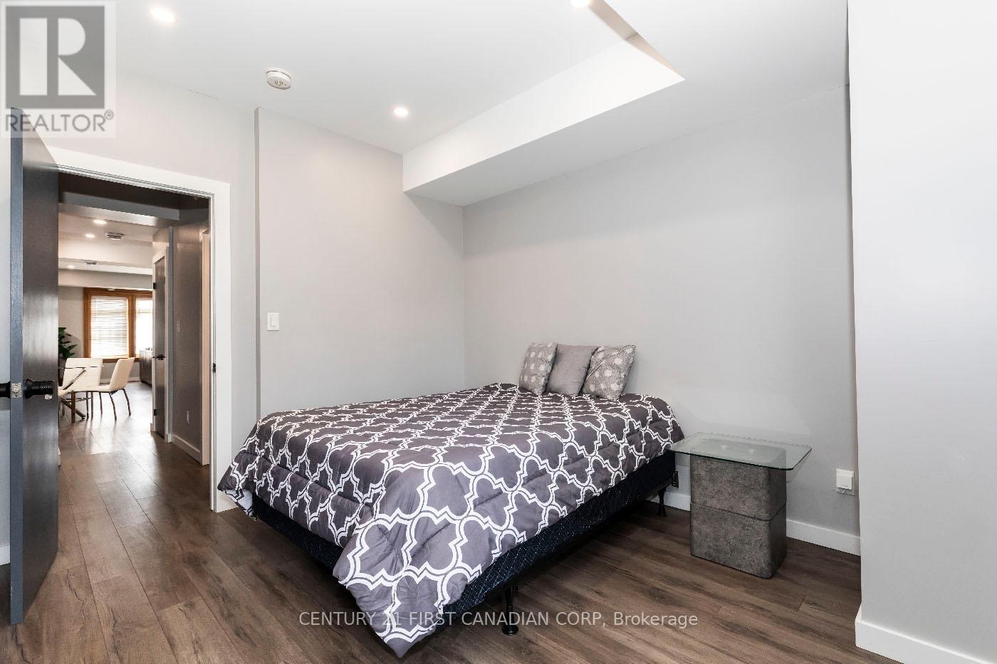 653 Talbot Street, London East, Ontario  N6A 2T6 - Photo 17 - X12166122