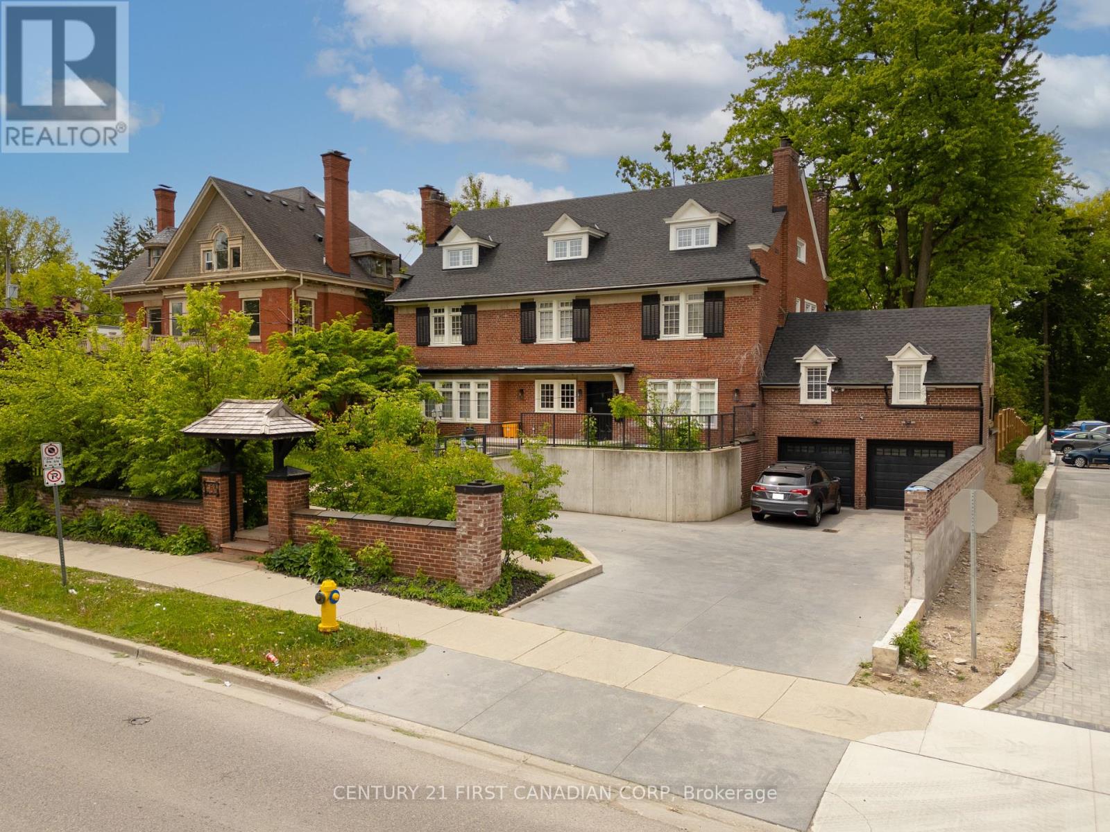 653 Talbot Street, London East, Ontario  N6A 2T6 - Photo 2 - X12166122
