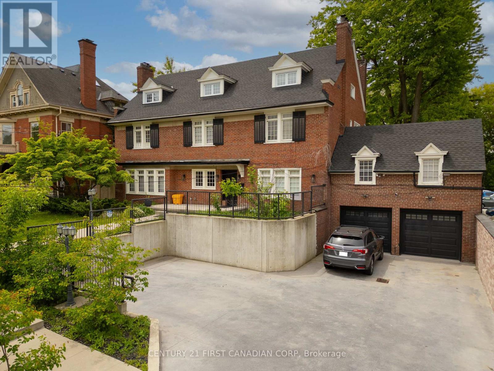 653 Talbot Street, London East, Ontario  N6A 2T6 - Photo 3 - X12166122
