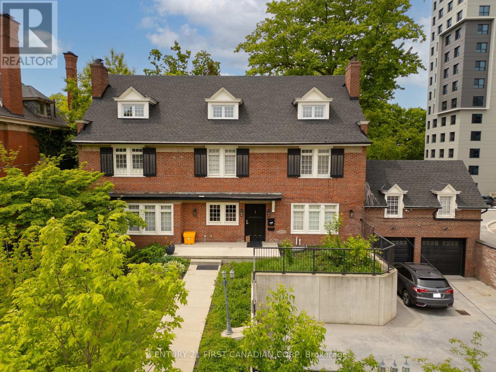 653 Talbot Street, London East, Ontario  N6A 2T6 - Photo 4 - X12166122