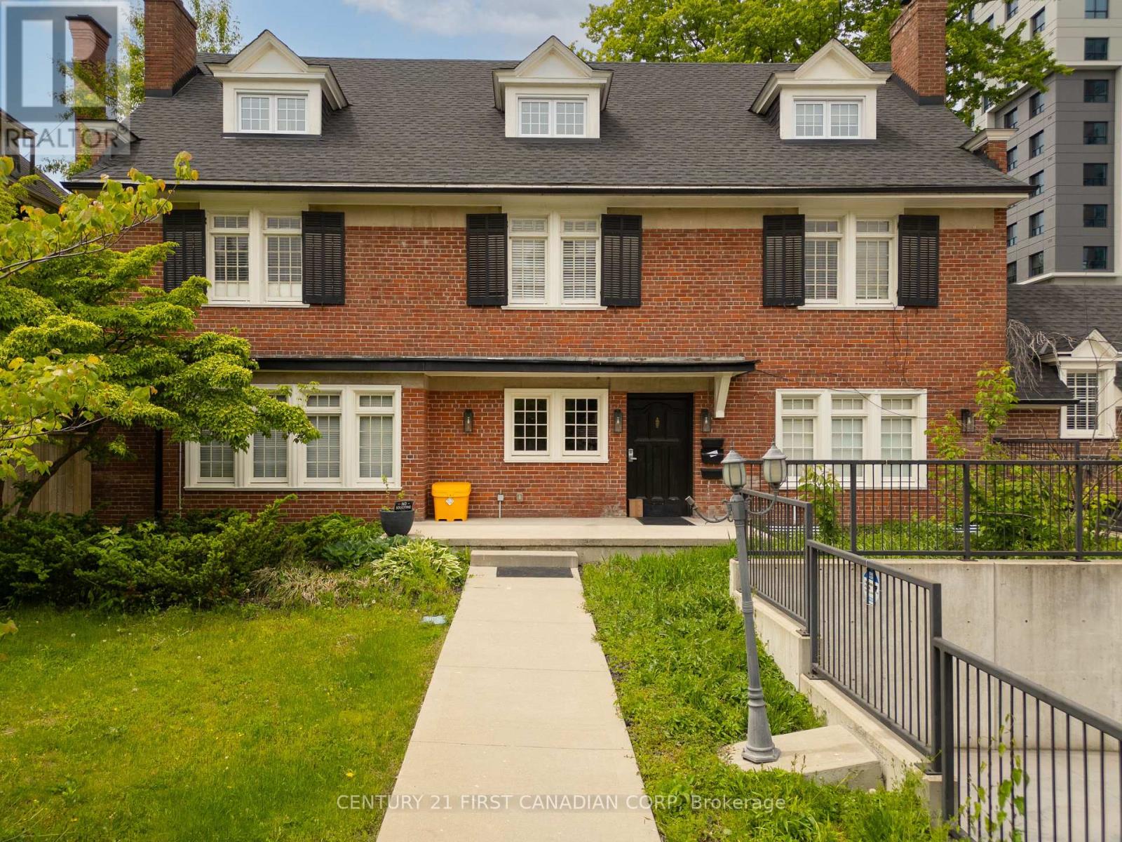 653 Talbot Street, London East, Ontario  N6A 2T6 - Photo 5 - X12166122