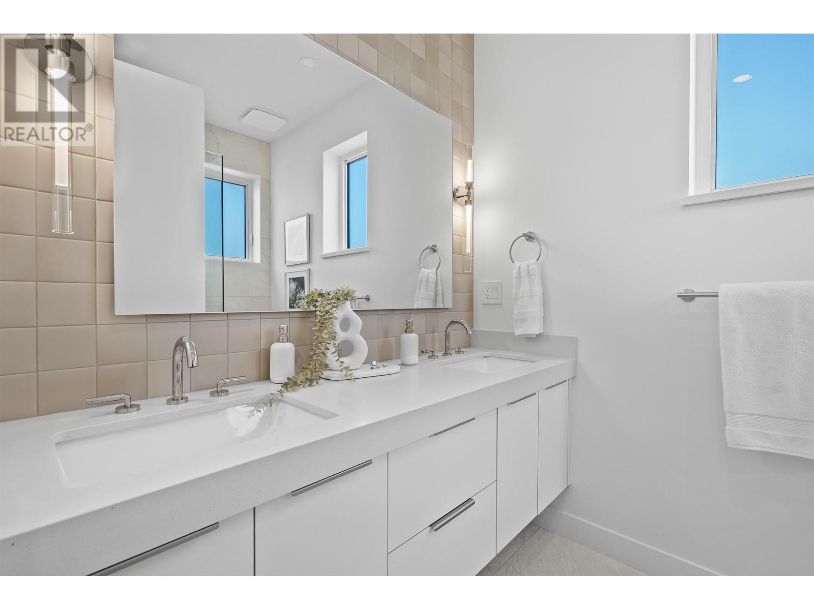 1 2253 Grant Street, Vancouver, British Columbia  V5L 2Z6 - Photo 28 - R3008767