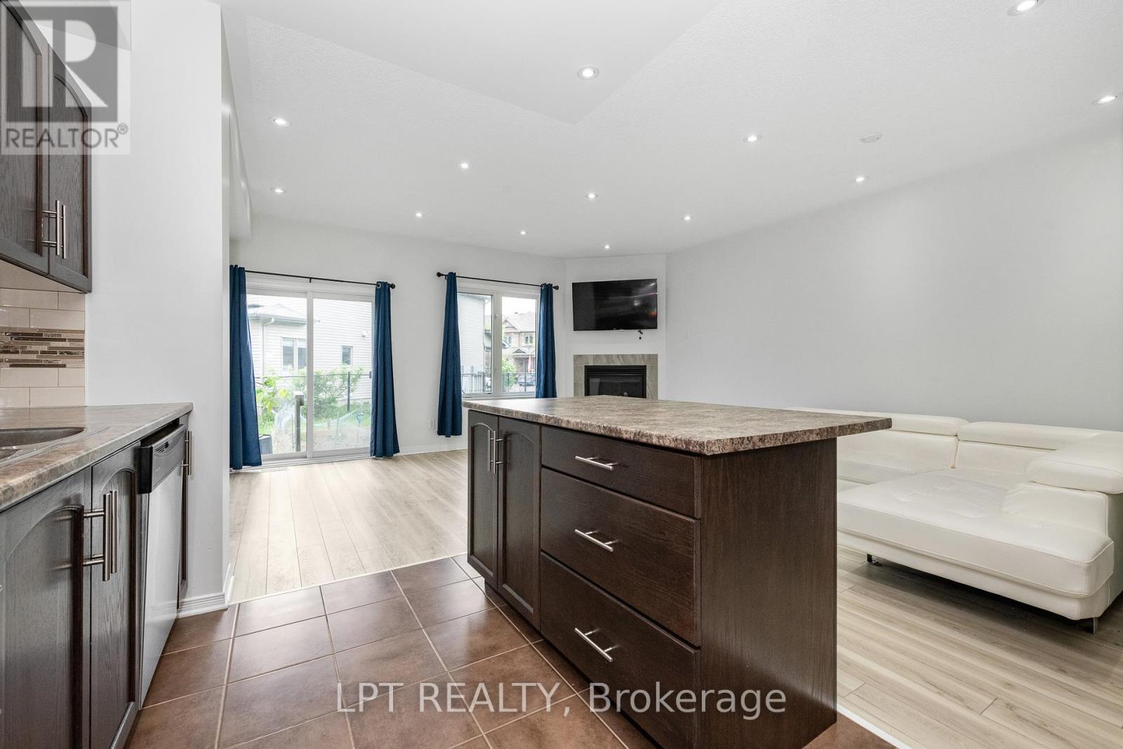 617 Via Amalfi Street, Ottawa, Ontario  K2J 5X8 - Photo 8 - X12158835