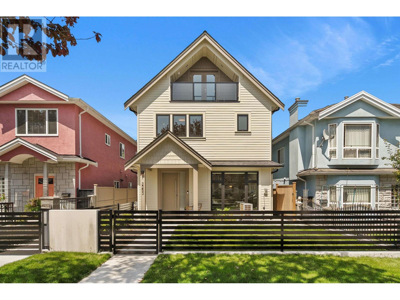1 2253 Grant Street, Vancouver, British Columbia  V5L 2Z6 - Photo 1 - R3008767