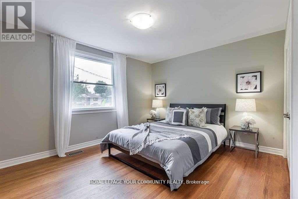 32 Shouldice Court, Toronto, Ontario  M2L 2S4 - Photo 8 - C12182076