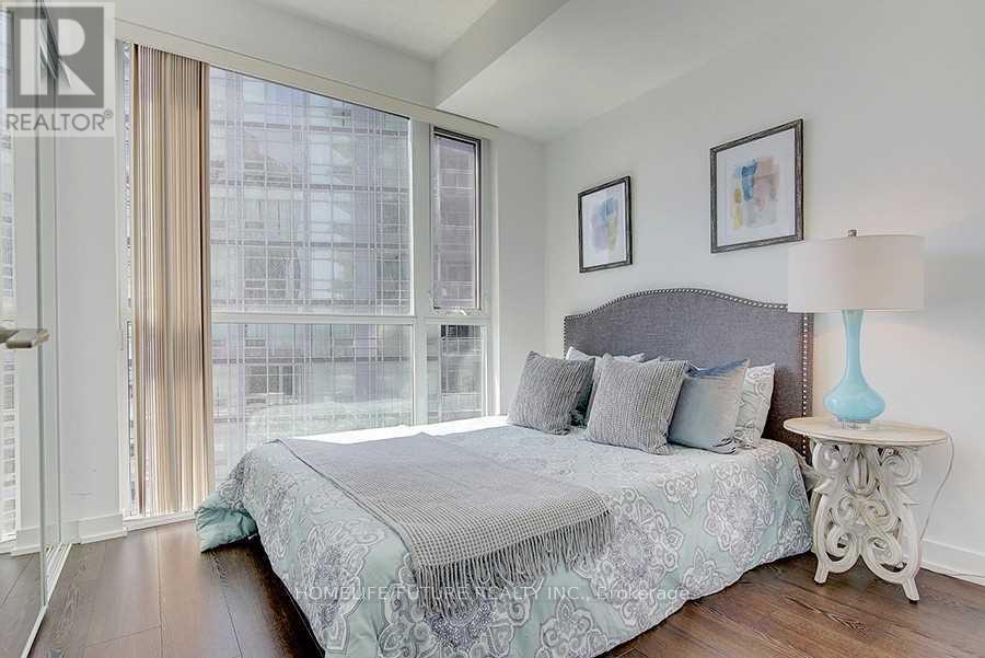 1111 - 20 Bruyeres Mews, Toronto, Ontario  M5V 0G8 - Photo 3 - C12182149