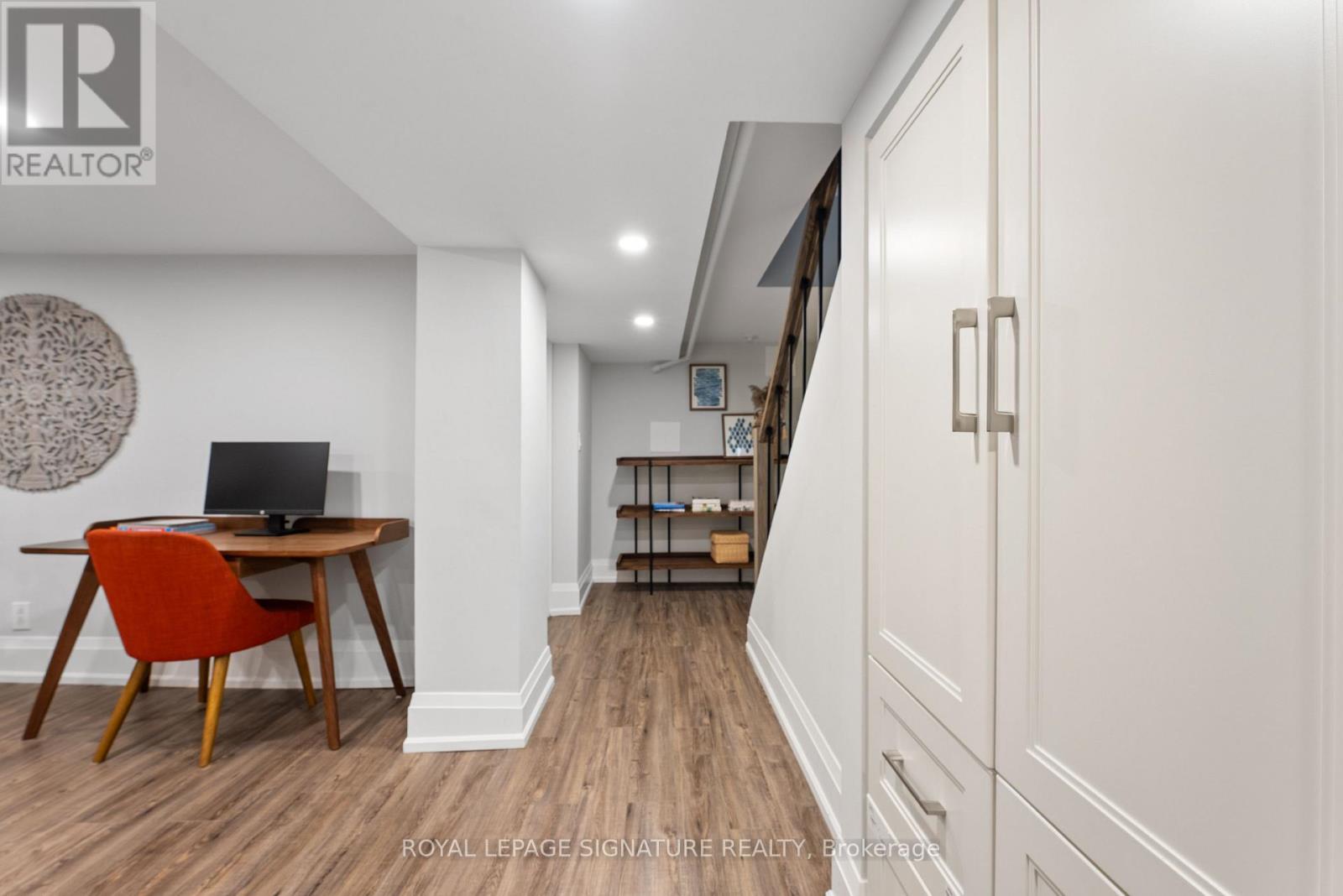 40 Southvale Drive, Toronto, Ontario  M4G 1G3 - Photo 21 - C12182155