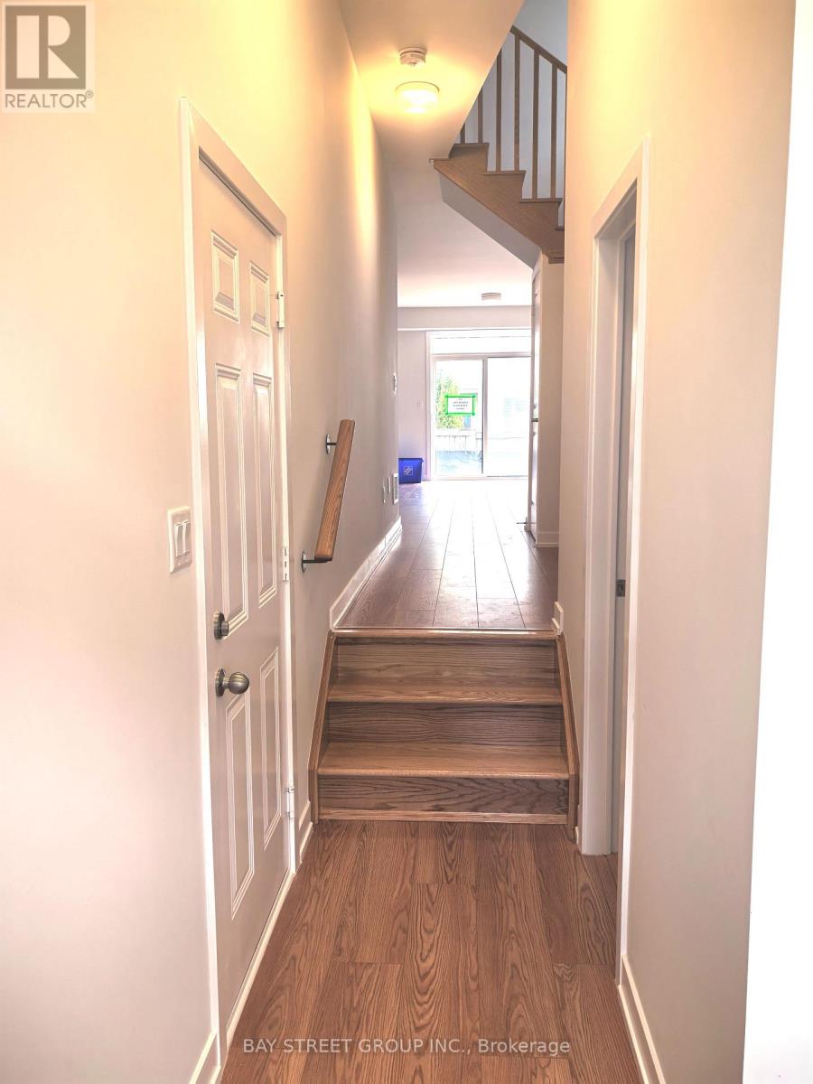 12 Observatory Way, Whitby, Ontario  L1M 0G2 - Photo 4 - E12182116