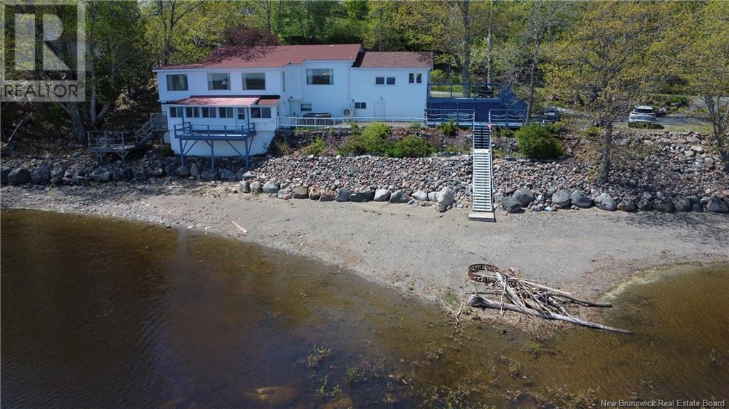 6577 Route 102, Oak Point, New Brunswick  E5M 2G9 - Photo 2 - NB119373