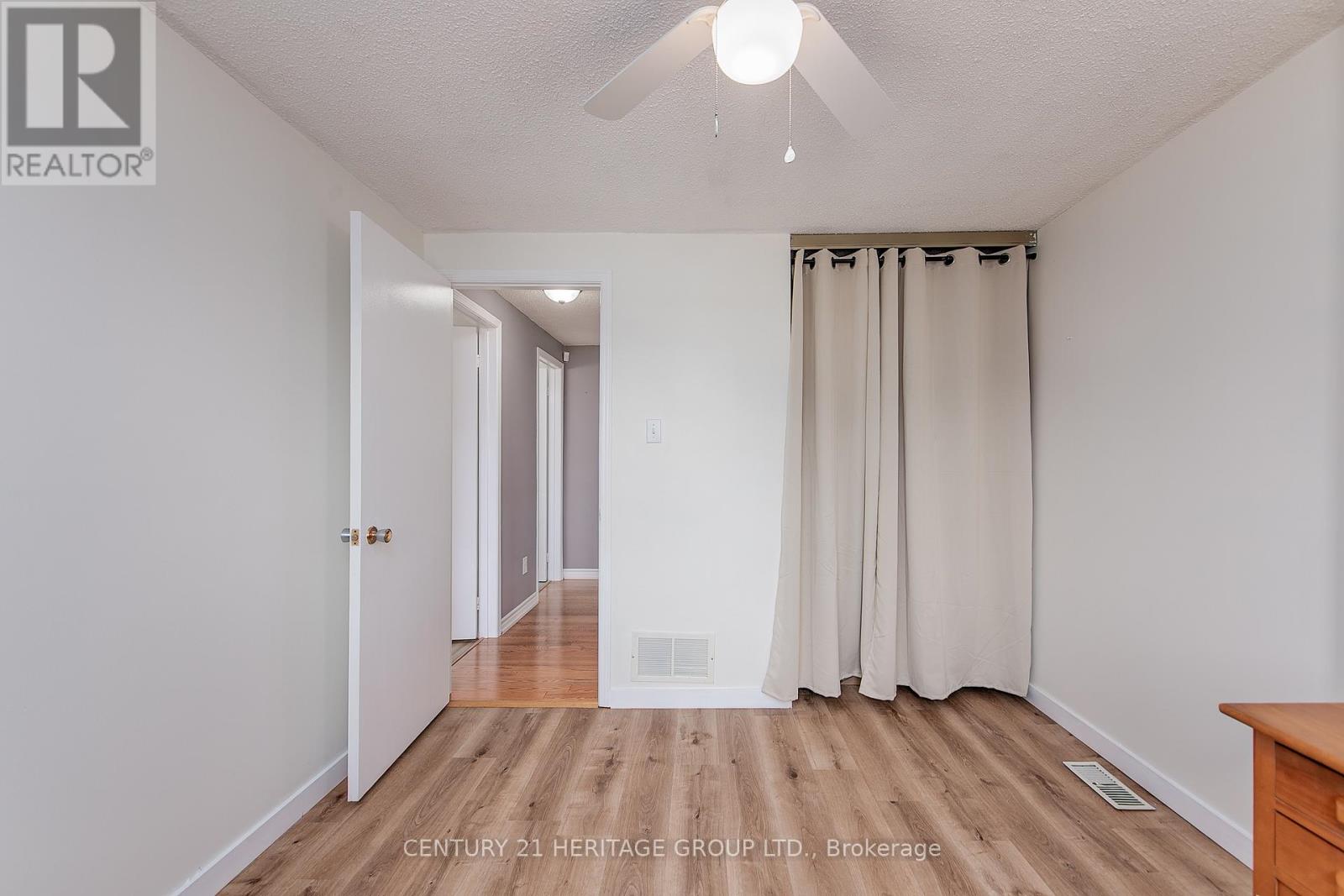 25 Shakespeare Crescent, Barrie (Letitia Heights), Ontario  L4N 6C4 - Photo 18 - S12182157