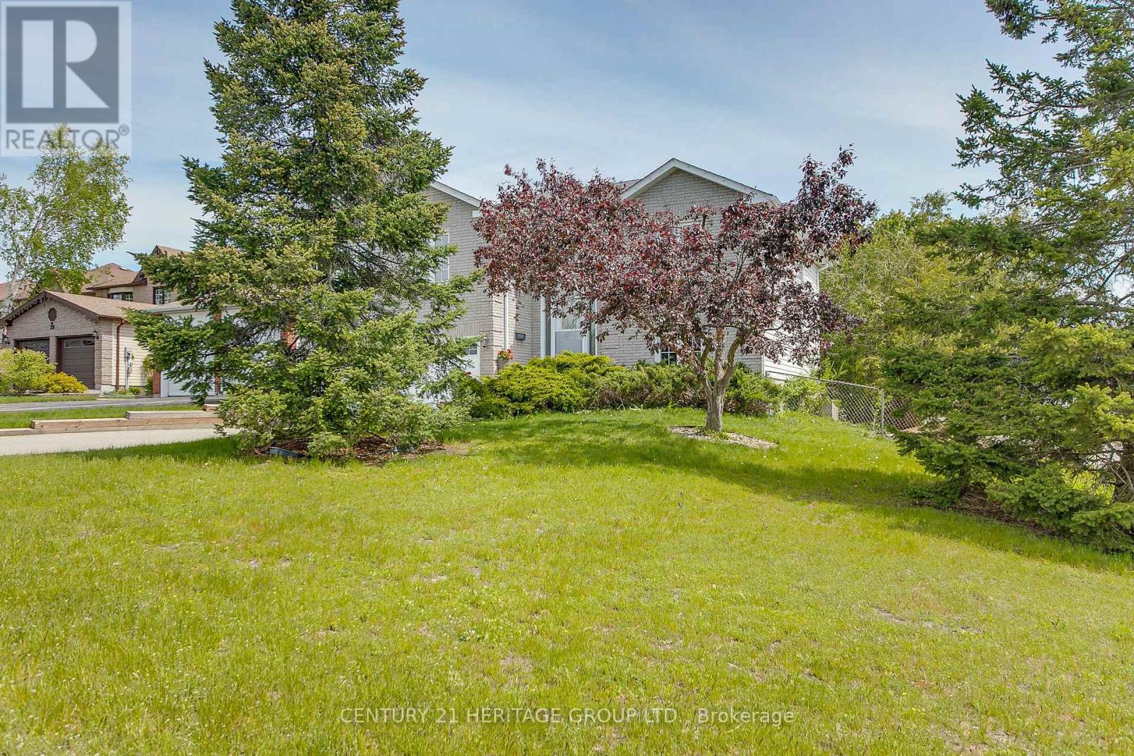 25 Shakespeare Crescent, Barrie (Letitia Heights), Ontario  L4N 6C4 - Photo 2 - S12182157