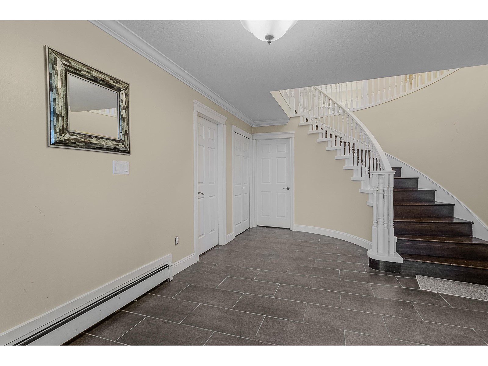 7015 142 Street, Surrey, British Columbia  V3W 5N4 - Photo 2 - R3008772