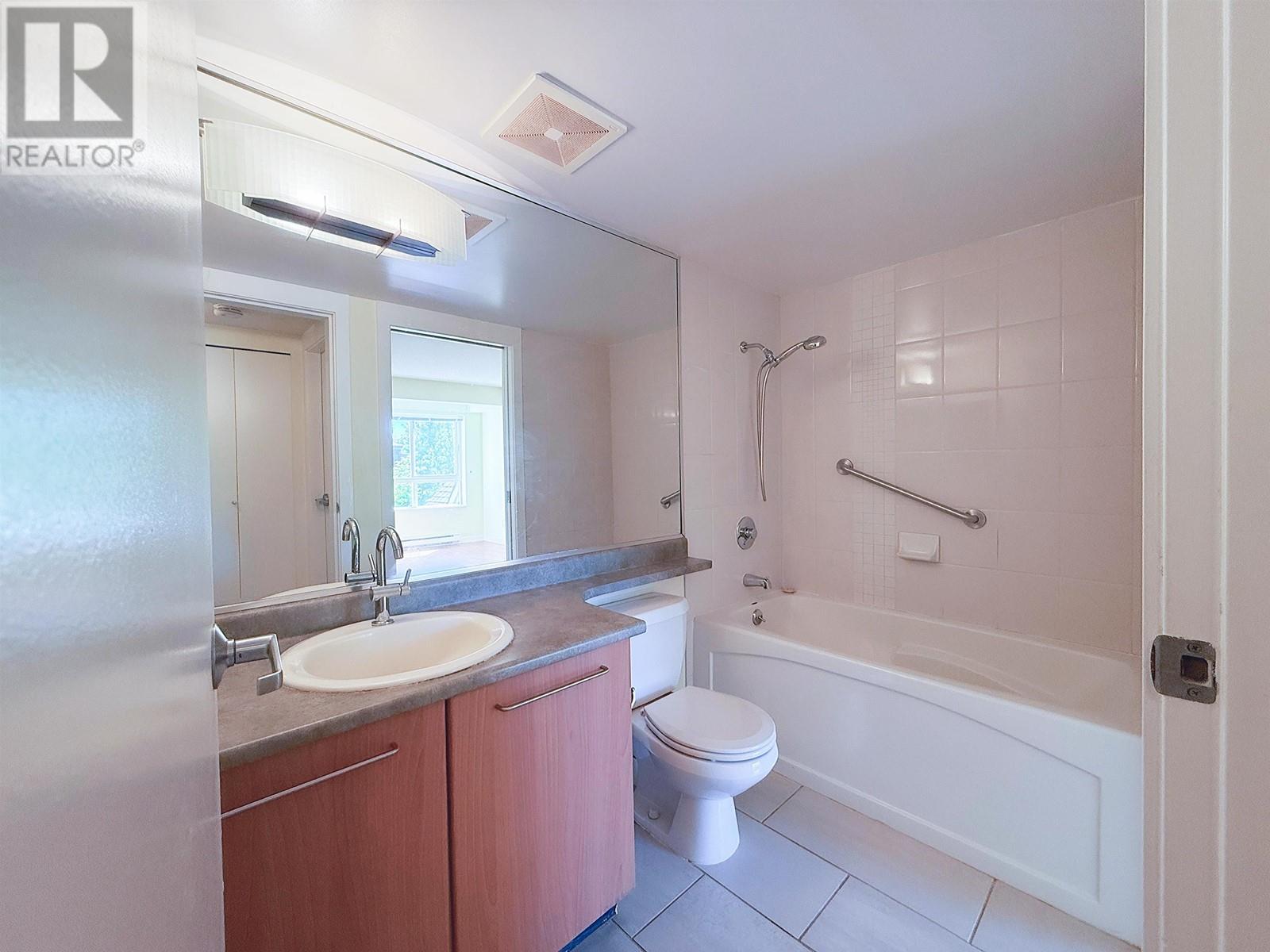 Listing Picture 8 of 10 : 322 8060 JONES ROAD, Richmond / 烈治文 - 魯藝地產 Yvonne Lu Group - MLS Medallion Club Member
