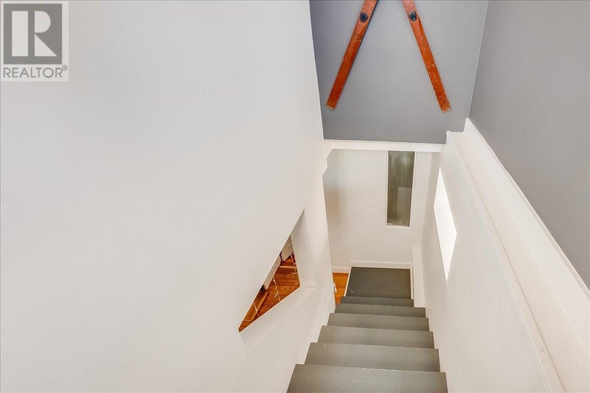 1644 Leroi Avenue, Rossland, BC V0G1Y0