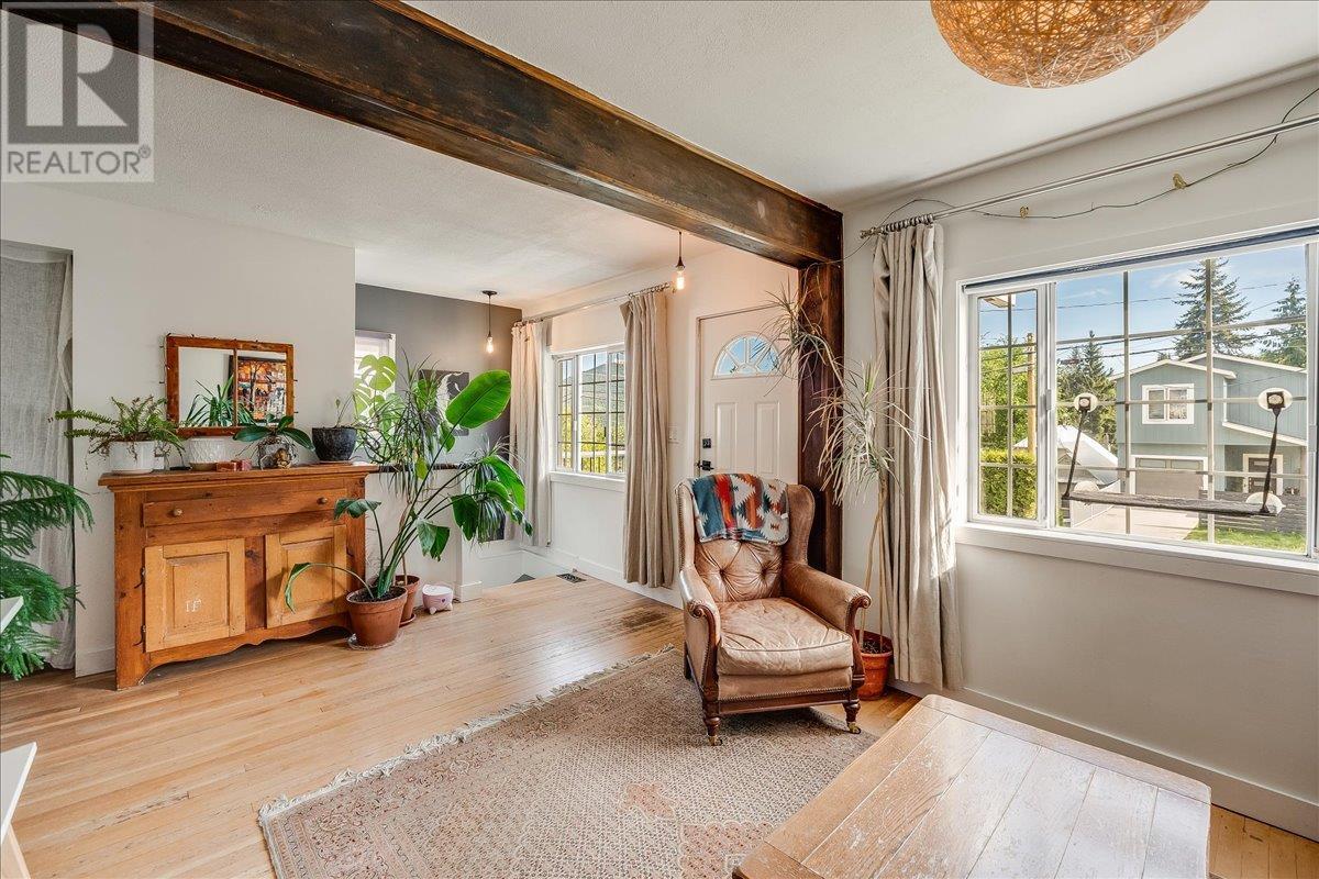 1644 Leroi Avenue, Rossland, BC V0G1Y0