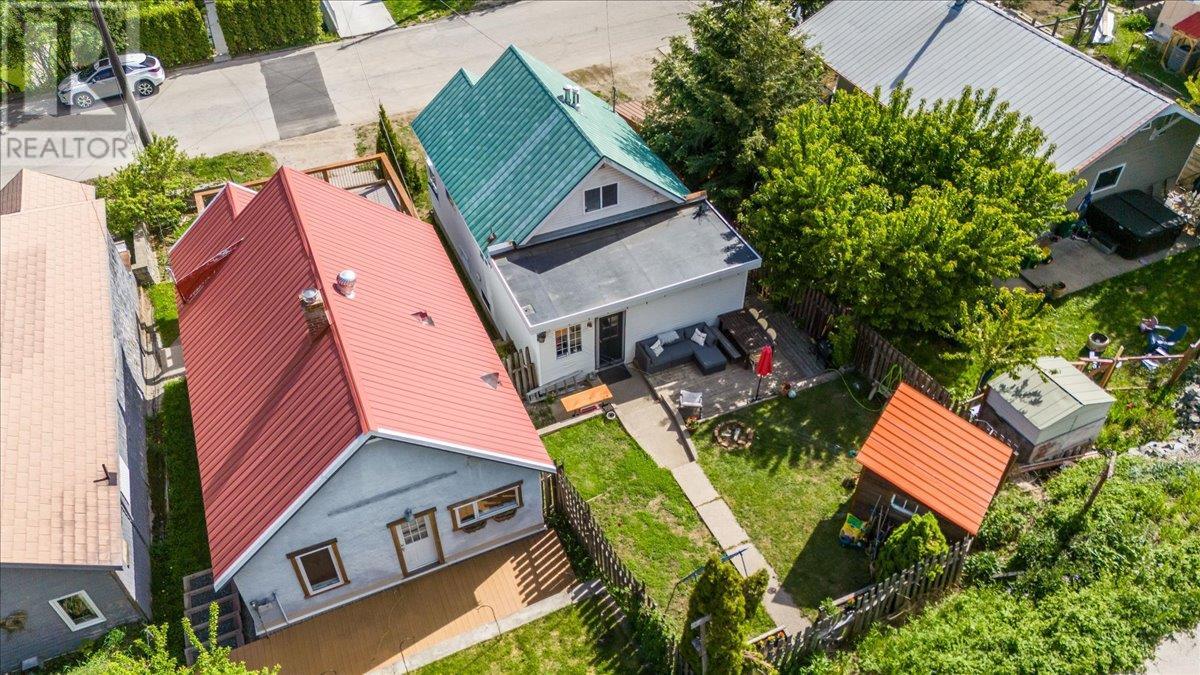 1644 Leroi Avenue, Rossland, BC V0G1Y0