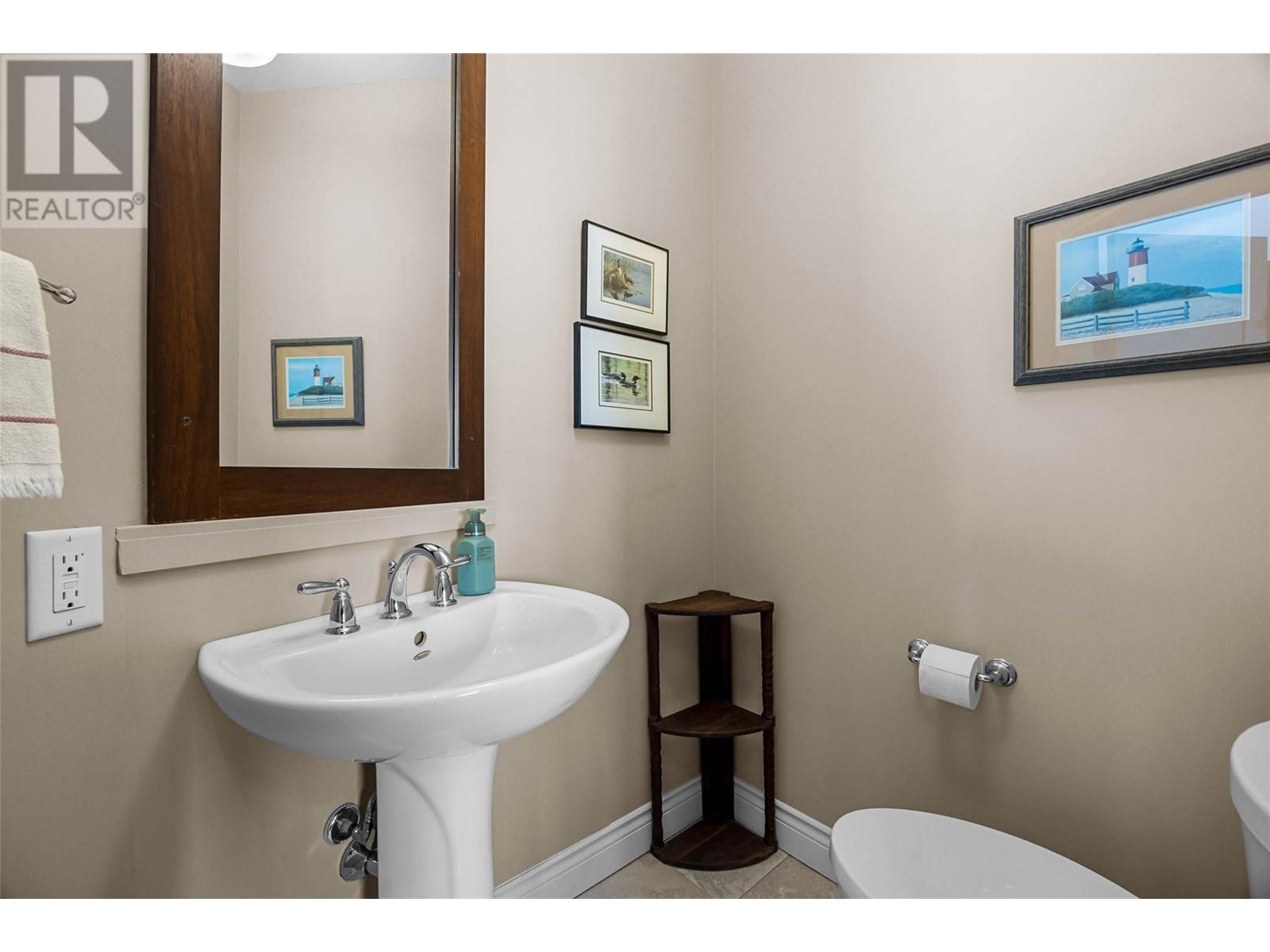 370 Battle Street Unit# 401, Kamloops, BC V2C2L6