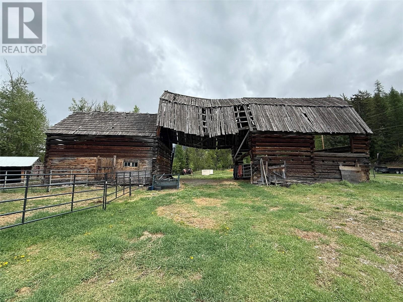 5888 Lazy Lake Road, Wasa, British Columbia  V0B 2K0 - Photo 34 - 10347068