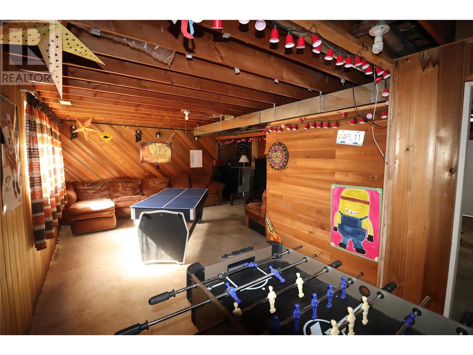 1030 BLAKE Street, Castlegar, BC V0G1X0