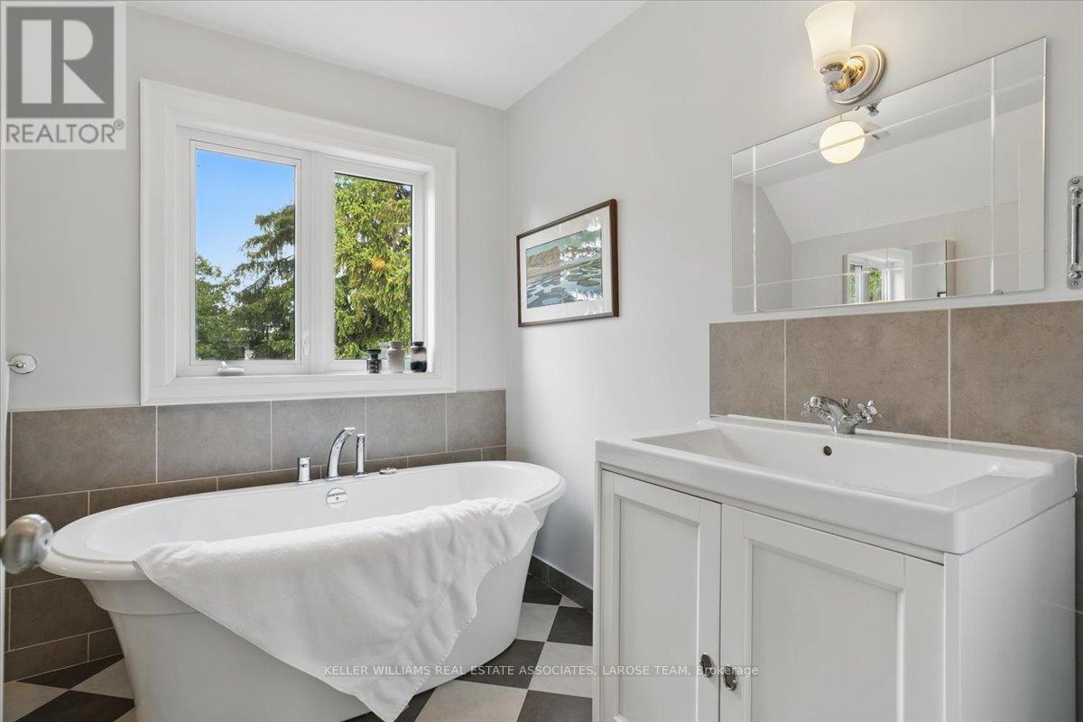 1611 Trotwood Avenue, Mississauga, Ontario  L5G 3Z8 - Photo 40 - W12182098