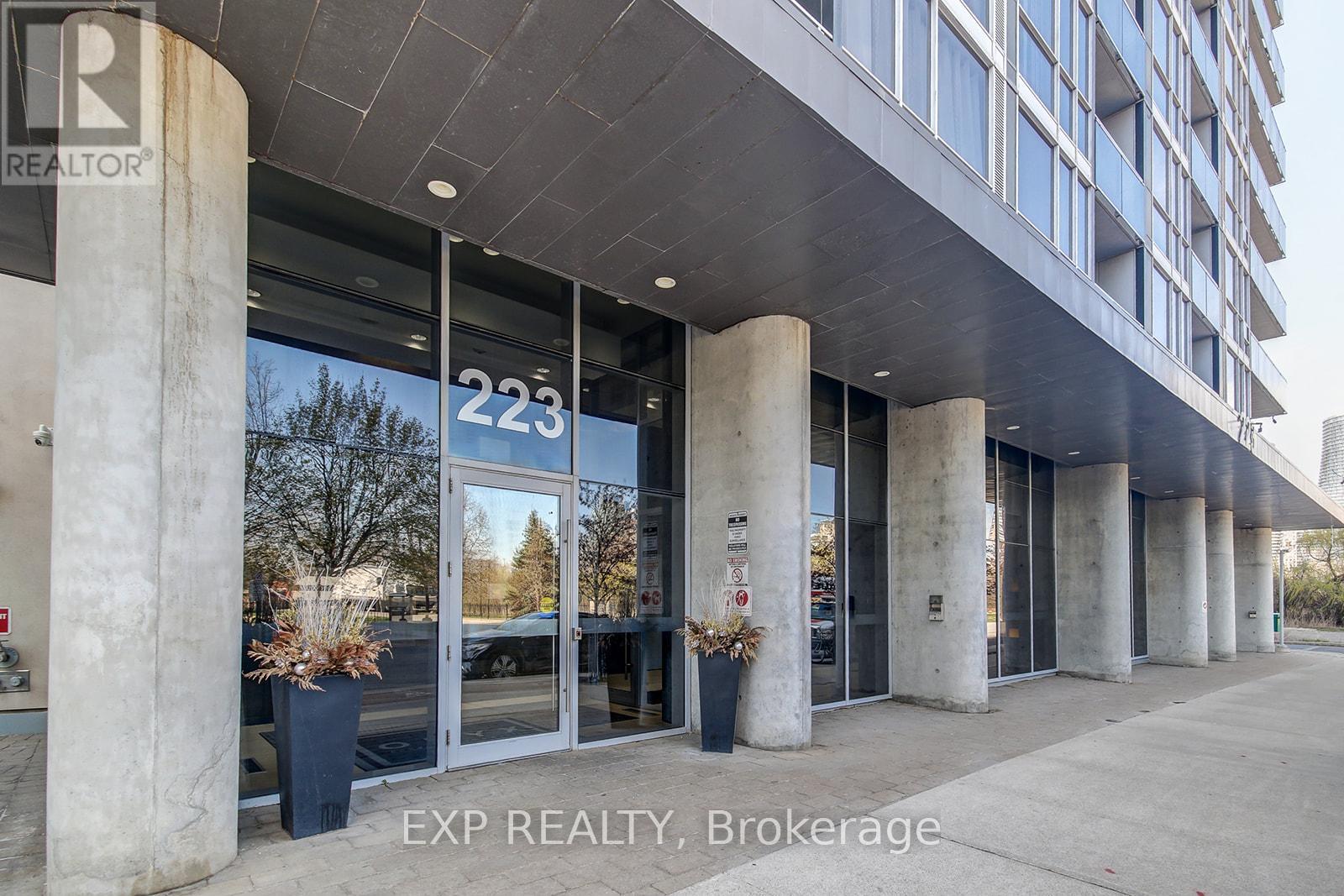 3307 - 223 Webb Drive, Mississauga, Ontario  L5B 0E8 - Photo 1 - W12182102