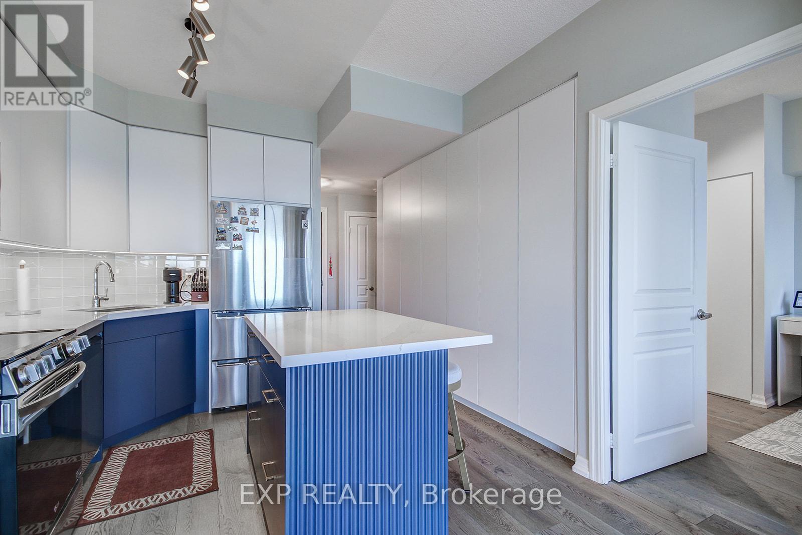 3307 - 223 Webb Drive, Mississauga, Ontario  L5B 0E8 - Photo 15 - W12182102