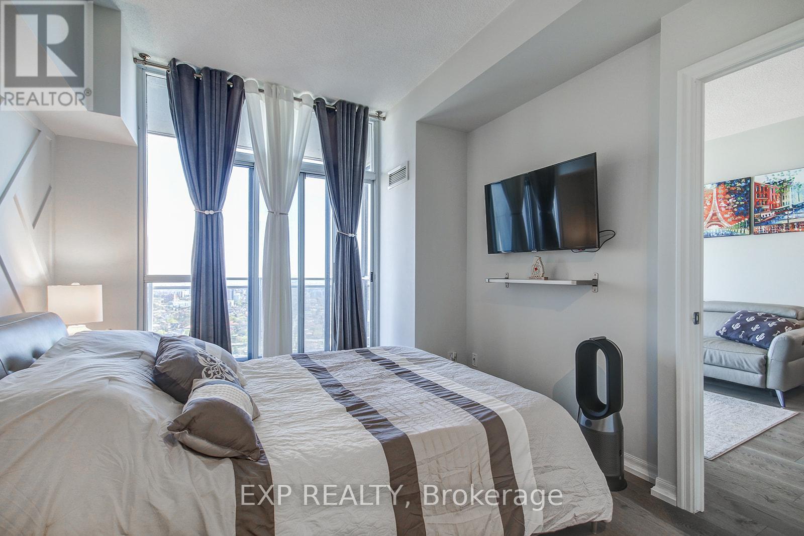 3307 - 223 Webb Drive, Mississauga (City Centre), Ontario  L5B 0E8 - Photo 17 - W12182102