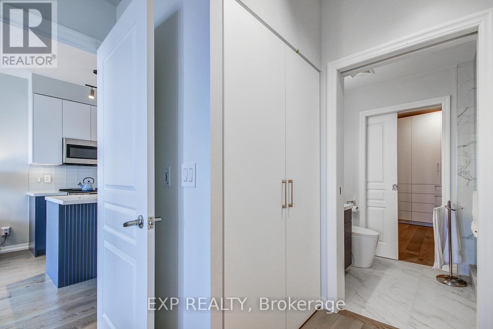 3307 - 223 Webb Drive, Mississauga, Ontario  L5B 0E8 - Photo 19 - W12182102