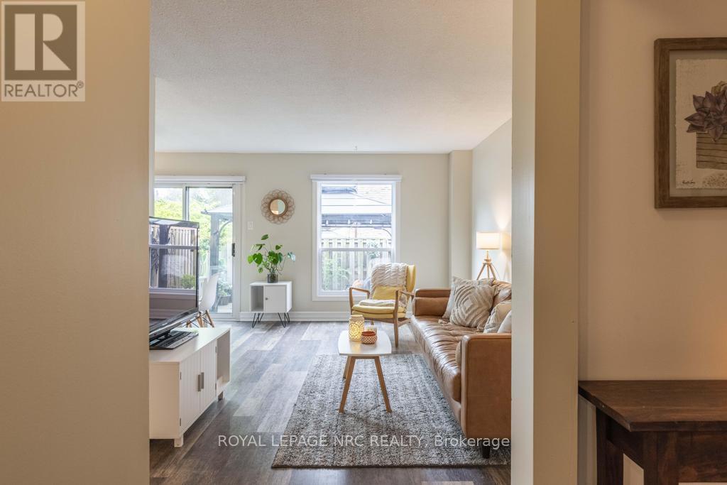 Unit 83 - 680 Regency Court, Burlington, Ontario  L7N 3L9 - Photo 6 - W12182103