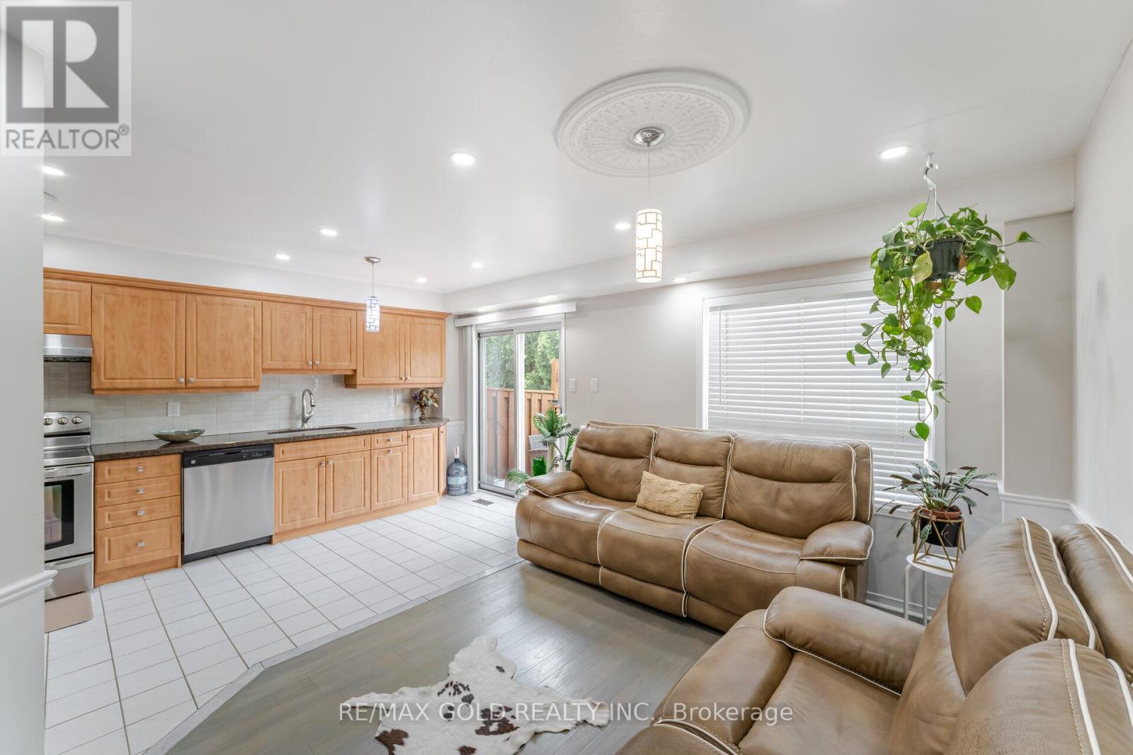 6050 Castlegrove Court, Mississauga, Ontario  L5N 7A7 - Photo 12 - W12182126