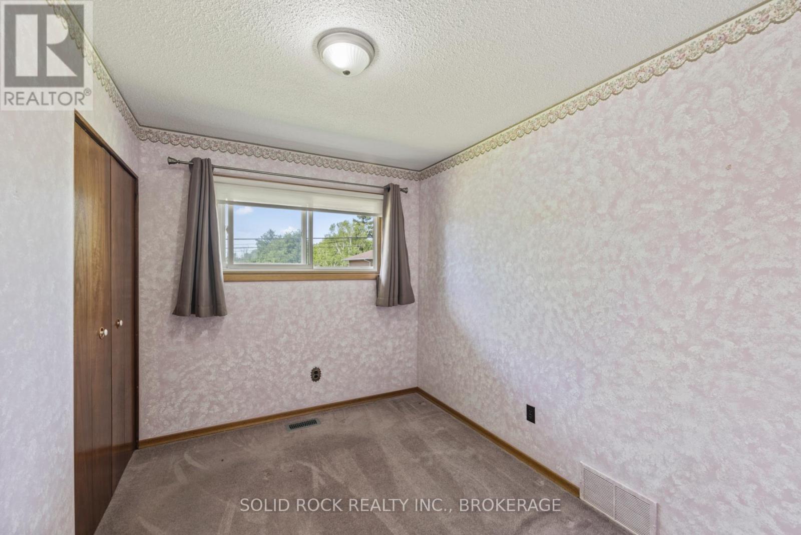 565 Queen Street, Gananoque, Ontario  K7G 2A9 - Photo 31 - X12182272