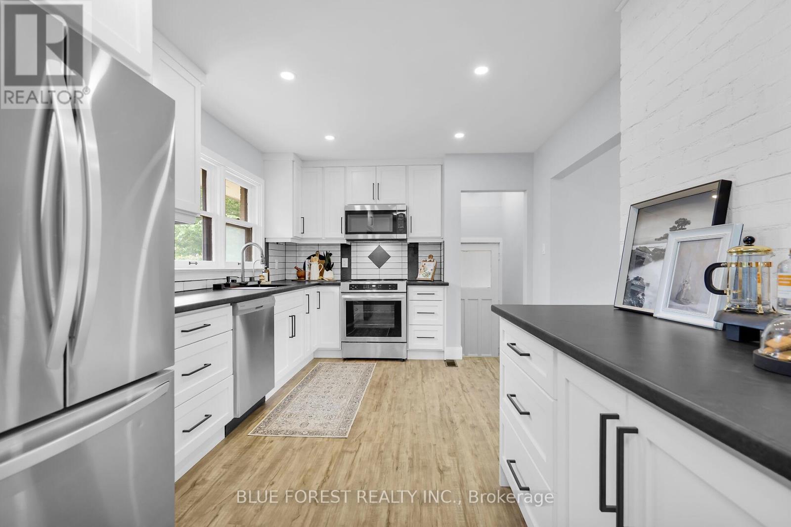 Photo 10 of 46 for 1418 Woodbine Street