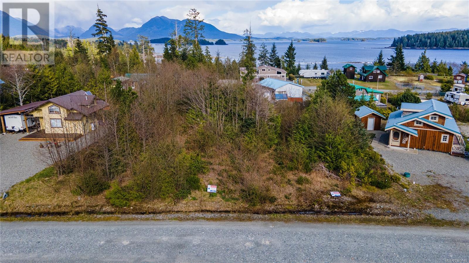 1146 Fourth Ave, Ucluelet, British Columbia  V0R 3A0 - Photo 4 - 1001640