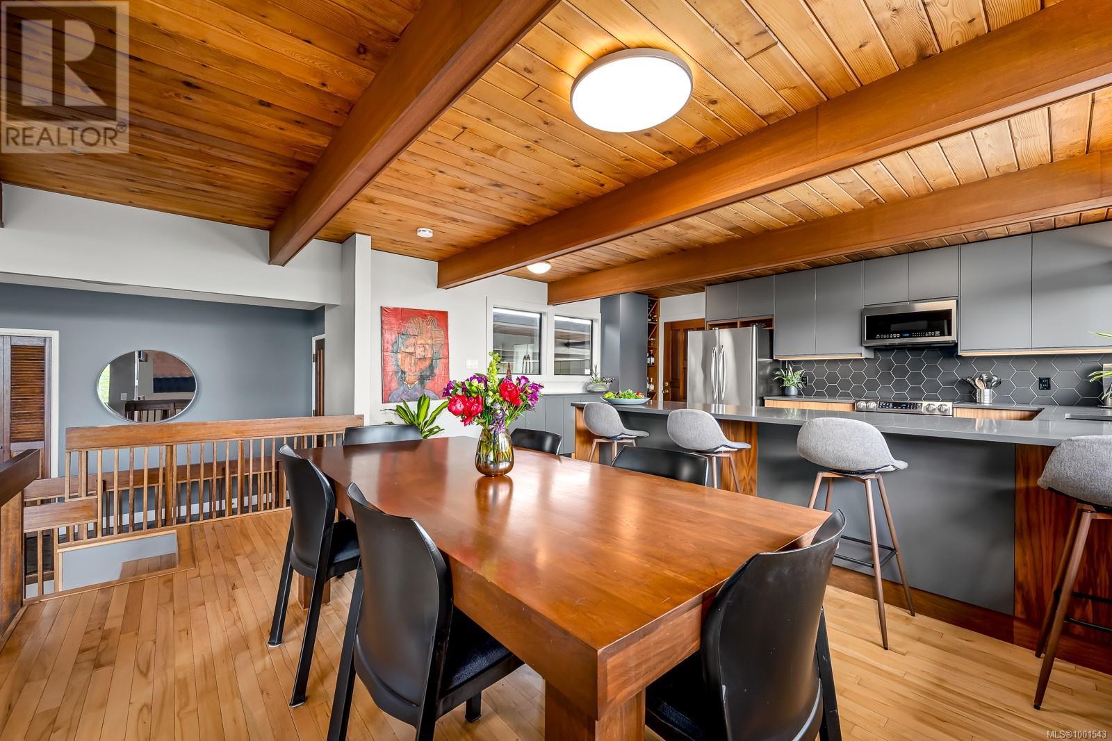 Property at 141 Thulin St image 1