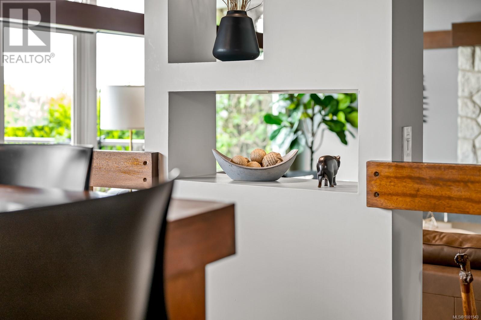 Property at 141 Thulin St image 3