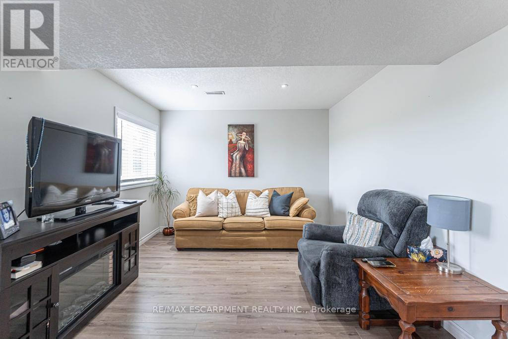 127 Garinger Crescent, Hamilton (Binbrook), Ontario  L0R 1C0 - Photo 31 - X12182139
