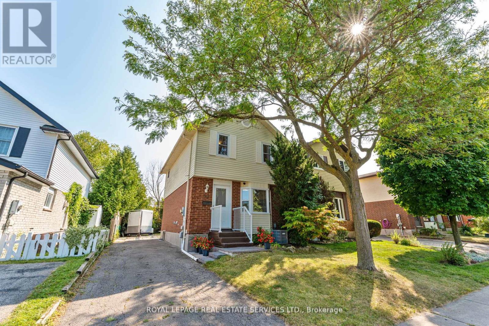 30 Reid Court, Guelph (Kortright West), Ontario  N1G 3R6 - Photo 2 - X12182153