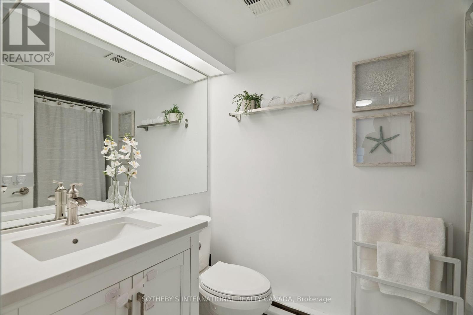 3212 - 99 Harbour Square, Toronto (Waterfront Communities), Ontario  M5J 2H2 - Photo 33 - C12173710