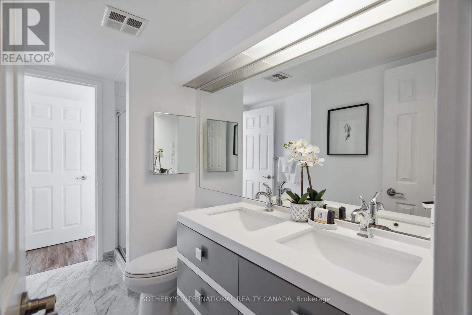 3212 - 99 Harbour Square, Toronto (Waterfront Communities), Ontario  M5J 2H2 - Photo 40 - C12173710