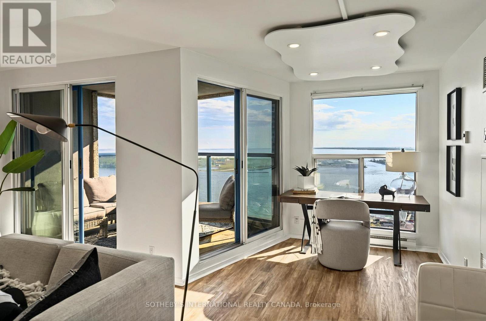 3212 - 99 Harbour Square, Toronto (Waterfront Communities), Ontario  M5J 2H2 - Photo 23 - C12173710