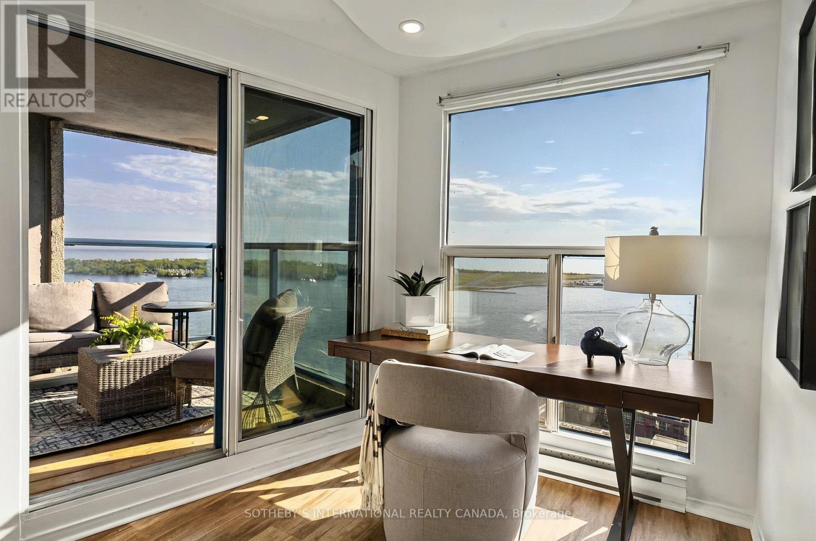 3212 - 99 Harbour Square, Toronto (Waterfront Communities), Ontario  M5J 2H2 - Photo 24 - C12173710
