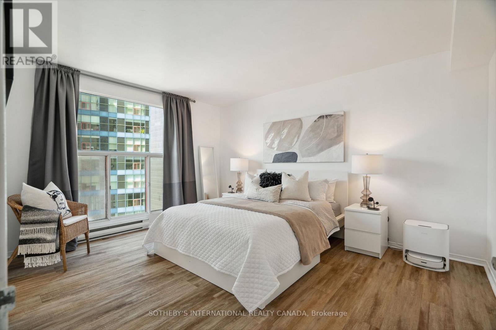 3212 - 99 Harbour Square, Toronto (Waterfront Communities), Ontario  M5J 2H2 - Photo 29 - C12173710