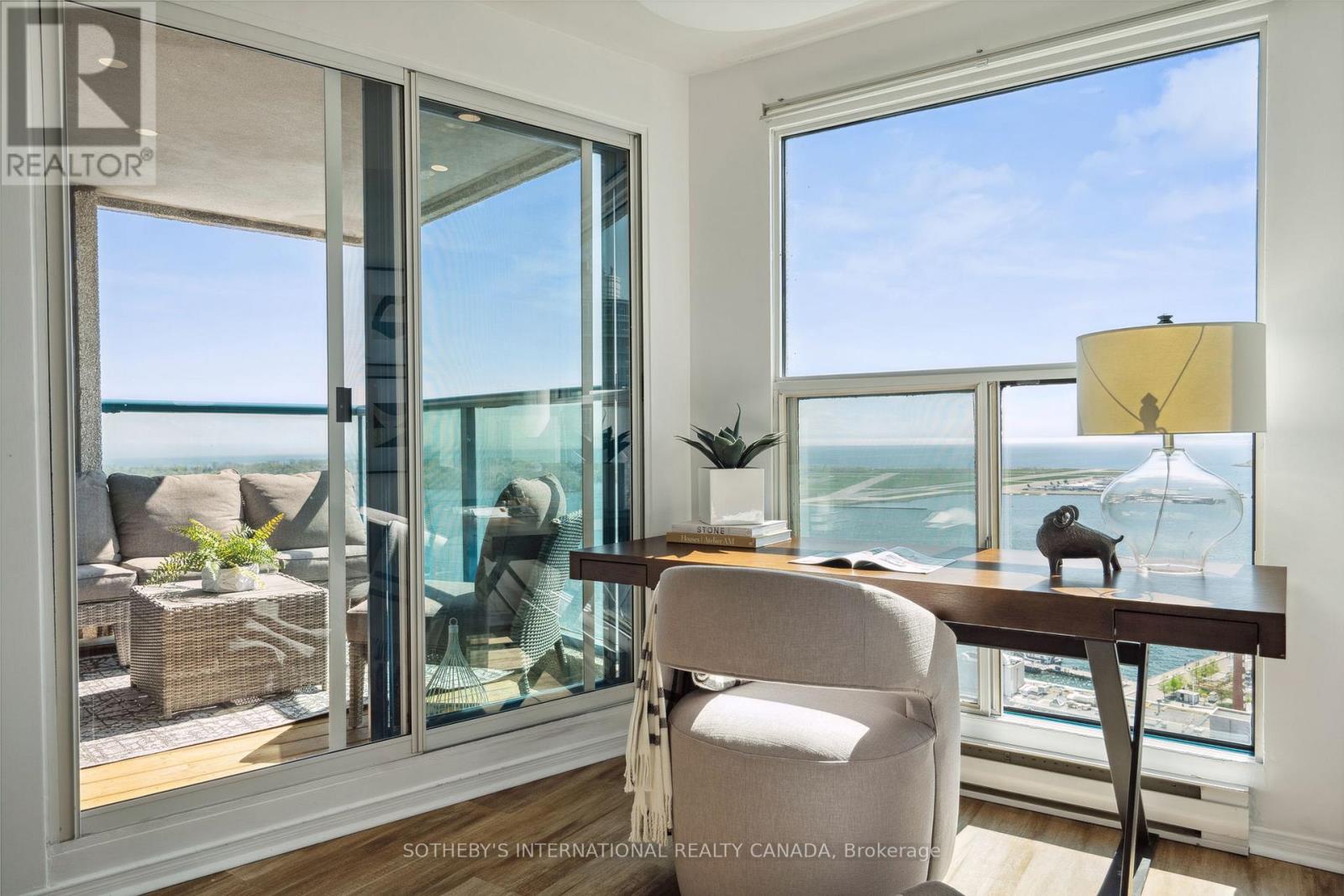 3212 - 99 Harbour Square, Toronto (Waterfront Communities), Ontario  M5J 2H2 - Photo 22 - C12173710