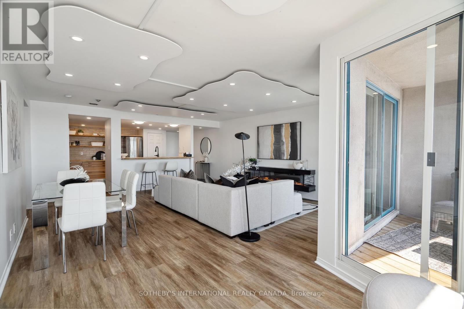 3212 - 99 Harbour Square, Toronto (Waterfront Communities), Ontario  M5J 2H2 - Photo 28 - C12173710