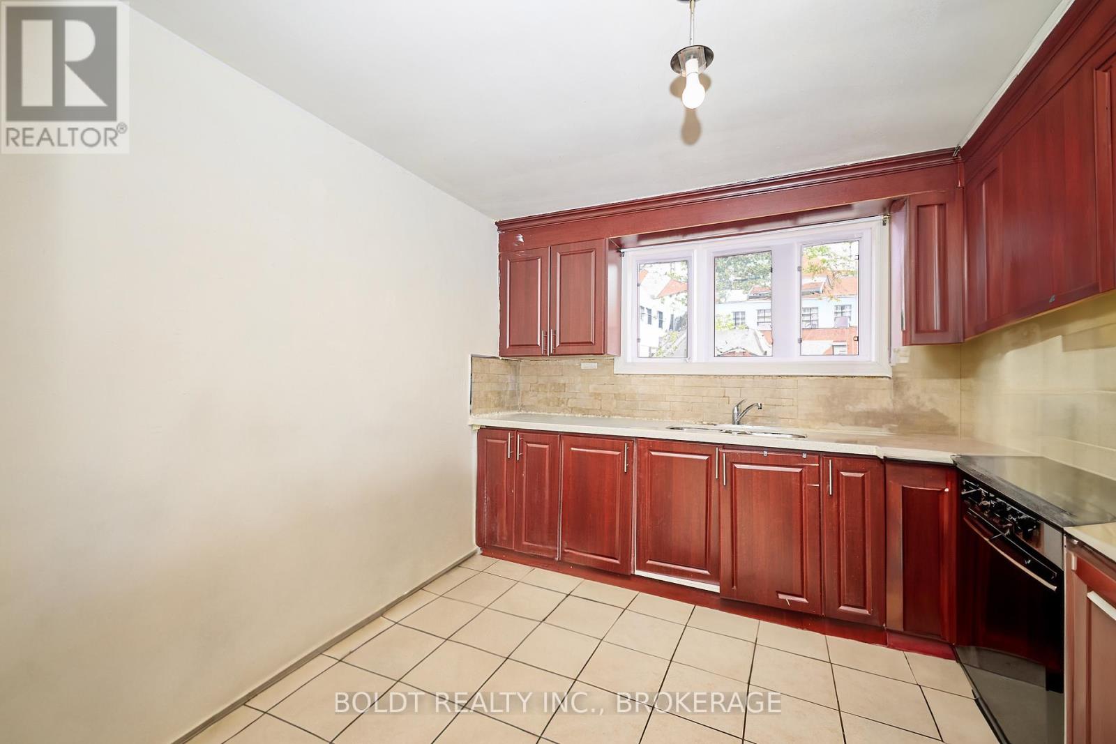 6274 Barker Street, Niagara Falls (Dorchester), Ontario  L2G 1Y7 - Photo 8 - X12182278