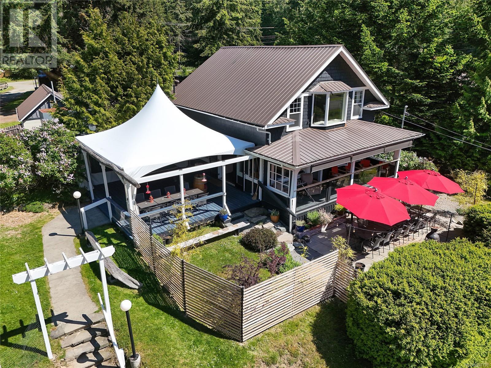 454 Village Bay Rd, Mayne Island, British Columbia