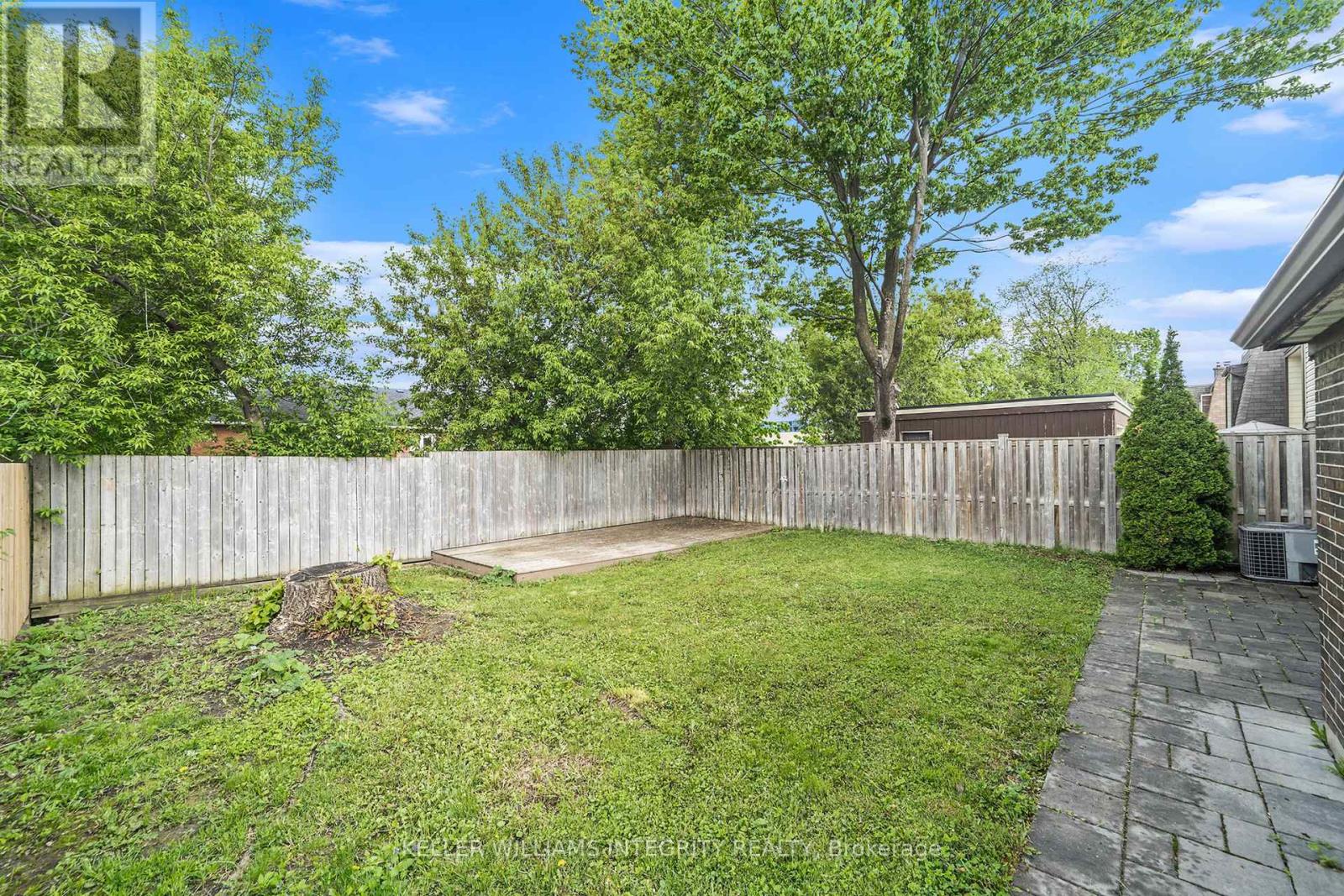 24 ELVASTON AVENUE Ottawa