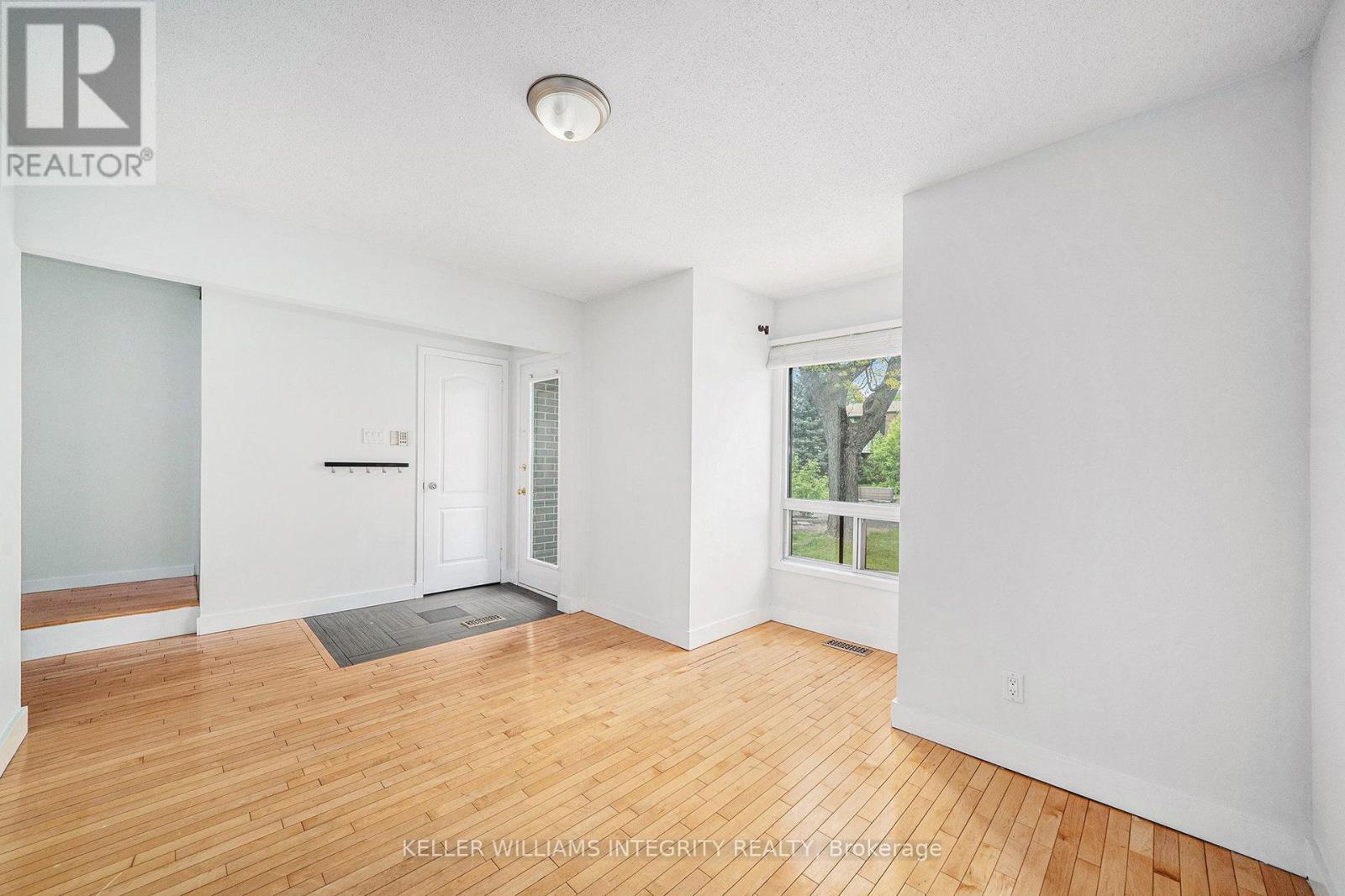 24 ELVASTON AVENUE Ottawa