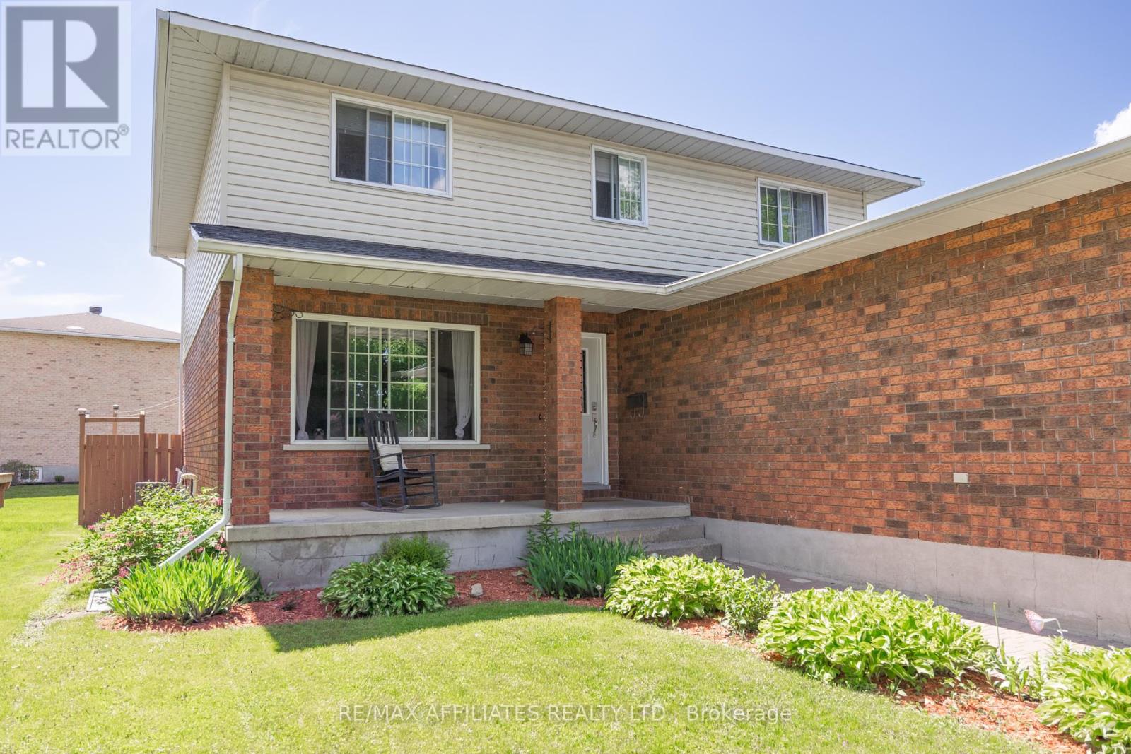 246 Allan Street, Smiths Falls, Ontario  K7A 5E9 - Photo 2 - X12181096